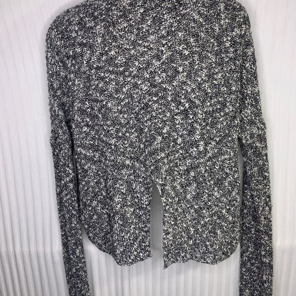 Express Cropped Sweater V-Neck Knit Black White Soft Size Small Cut Out Back - Picture 8 of 14
